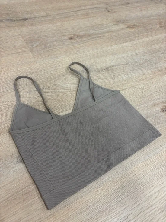 Garage Cropped Tank - Picture 3 of 3